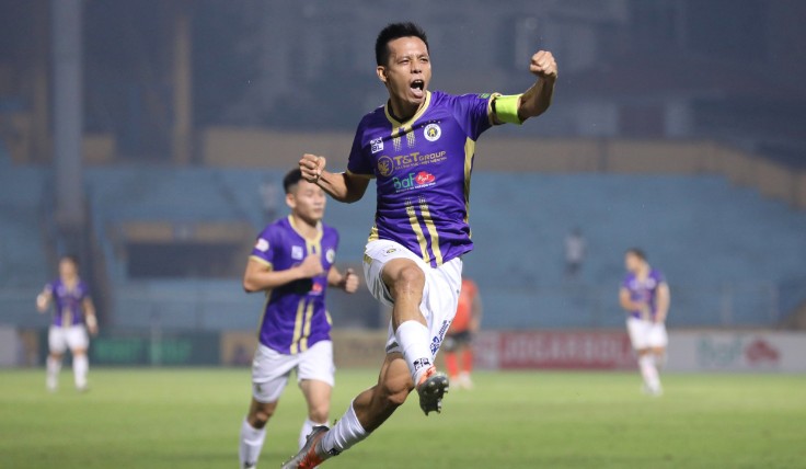 Văn Quyết giành Cầu thủ xuất sắc nhất V-League 2022