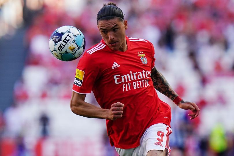 Chuyển nhượng cầu thủ