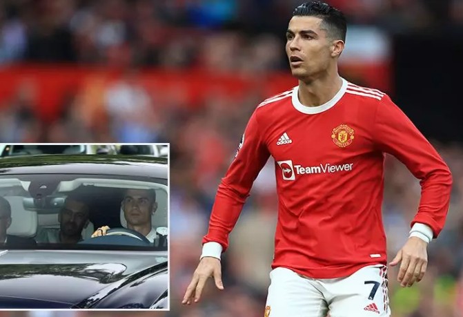 Ronaldo chạy sang CLB đối thủ, xin MU ra giá chuyển nhượng