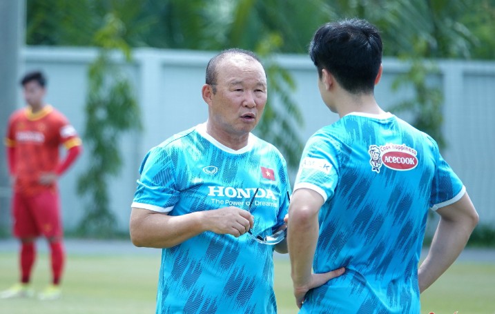 Việt Nam đấu Singapore: Chờ chiêu hay của thầy Park, hơn thắng to