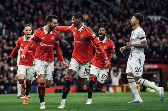 Man.United độc chiếm vị trí thứ 3, áp sát hơn ngôi đầu