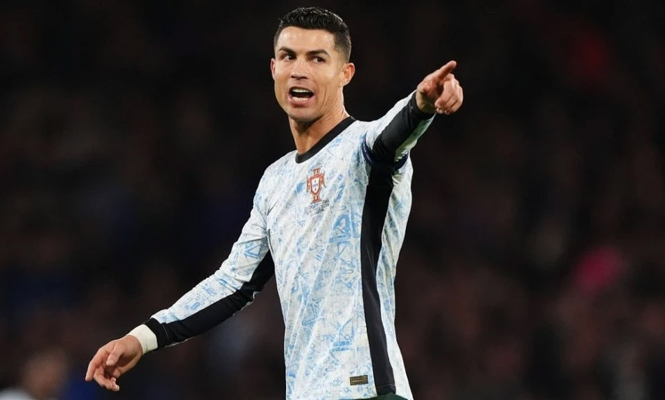 Ronaldo chạm mốc lịch sử