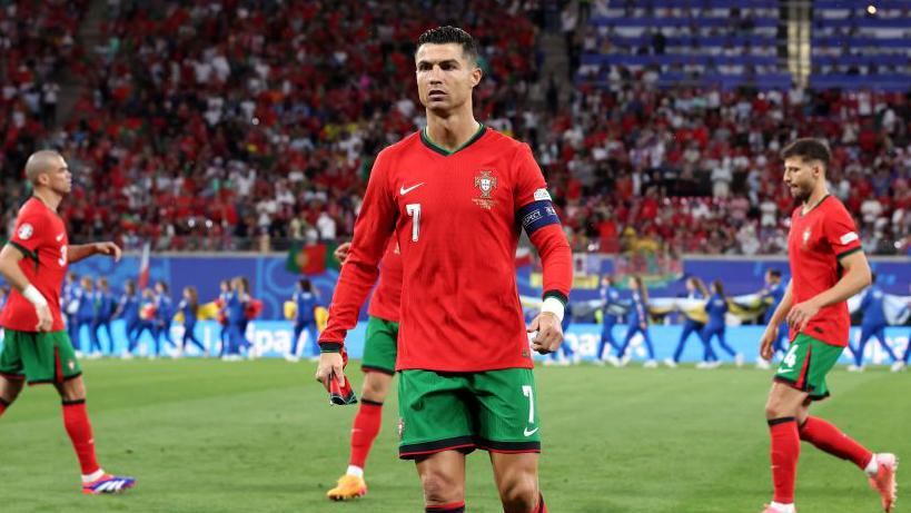 Ronaldo nếm trải điều chưa từng thấy ở một giải đấu lớn