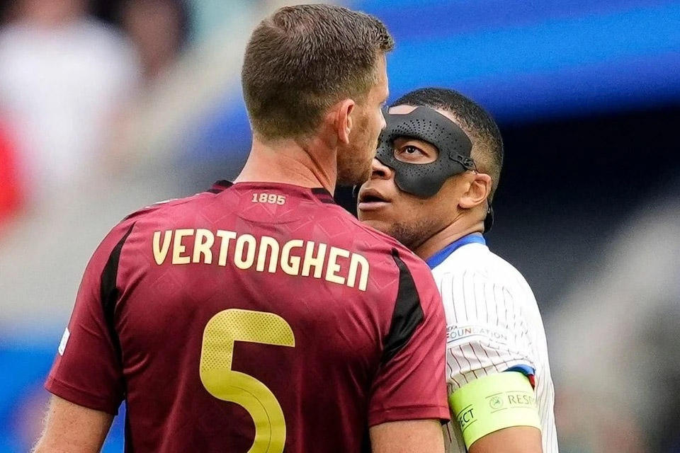 Mbappe chế giễu cầu thủ Bỉ đốt lưới nhà