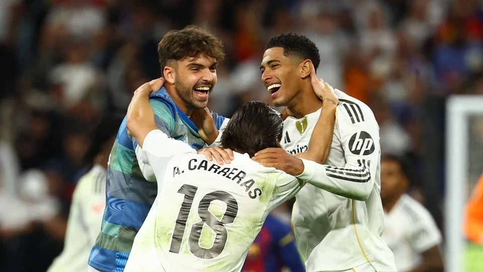 Cách Xabi Alonso tháo tung Barcelona